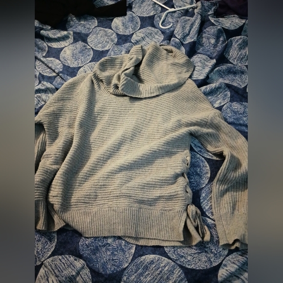 Kaisely turtleneck sweatshirt - Picture 3 of 4